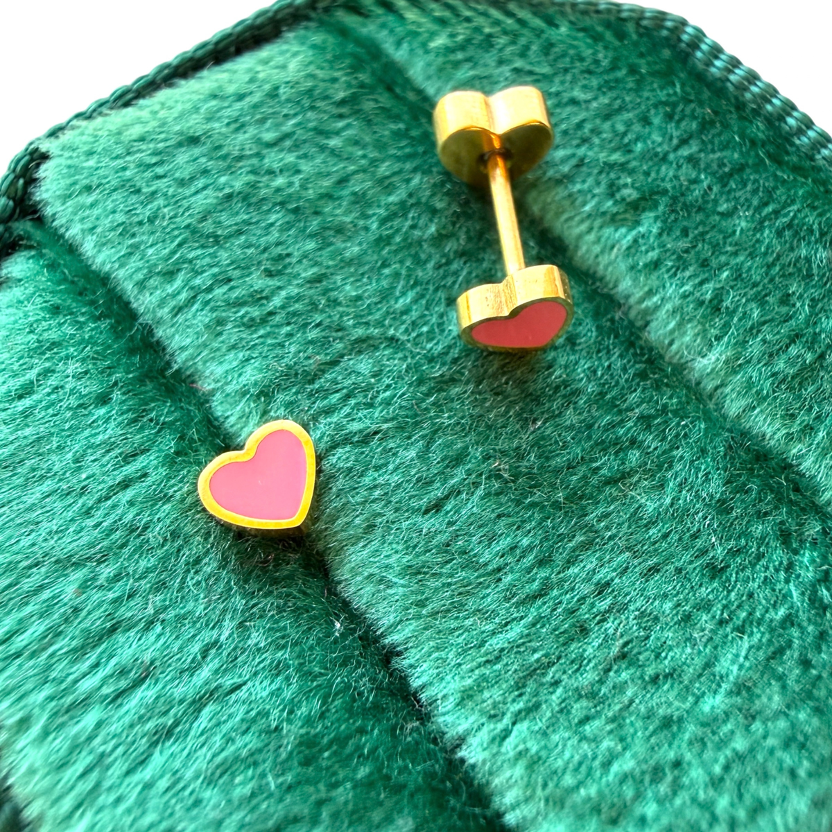 Simple Heart Stud