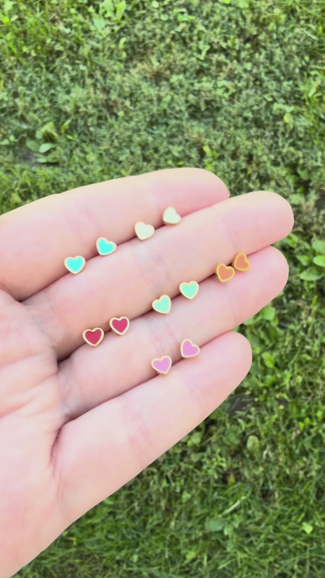 Simple Heart Stud